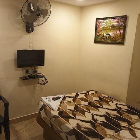 Majestic Inn Thiruvananthapuram Екстериор снимка