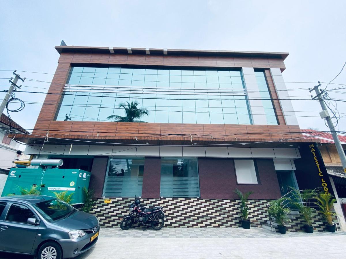 Majestic Inn Thiruvananthapuram Екстериор снимка