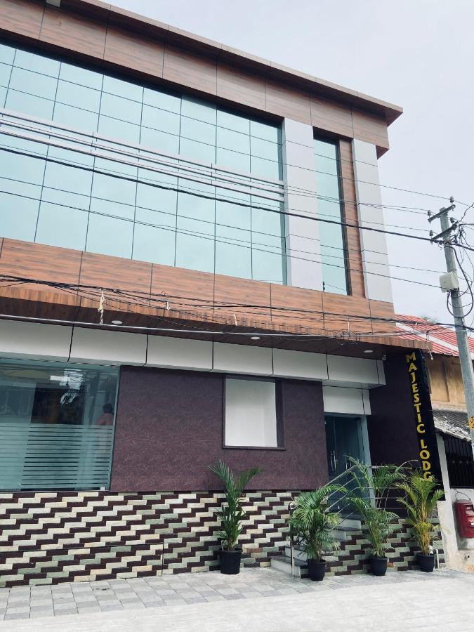 Majestic Inn Thiruvananthapuram Екстериор снимка