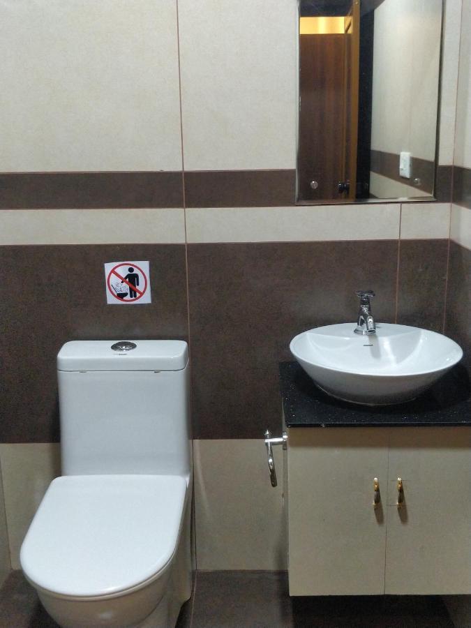Majestic Inn Thiruvananthapuram Екстериор снимка