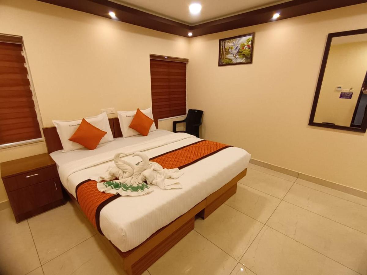 Majestic Inn Thiruvananthapuram Екстериор снимка