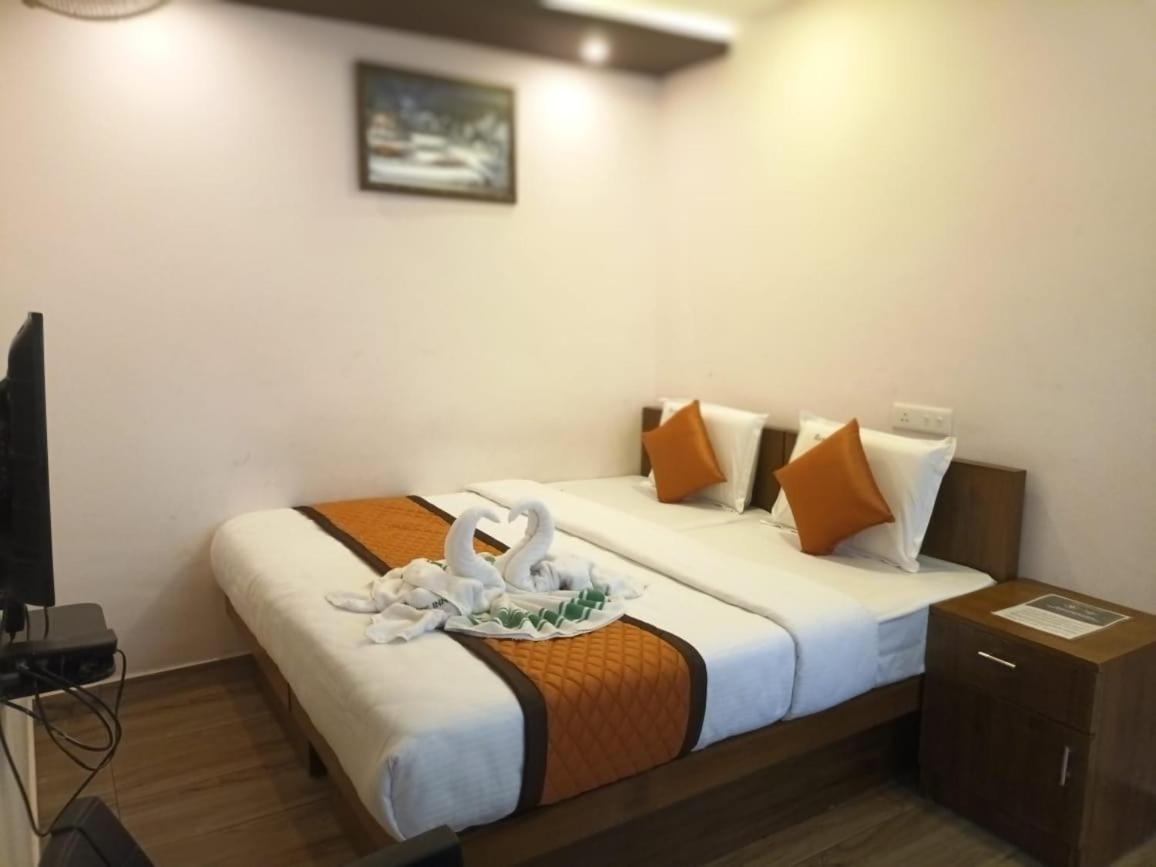 Majestic Inn Thiruvananthapuram Екстериор снимка