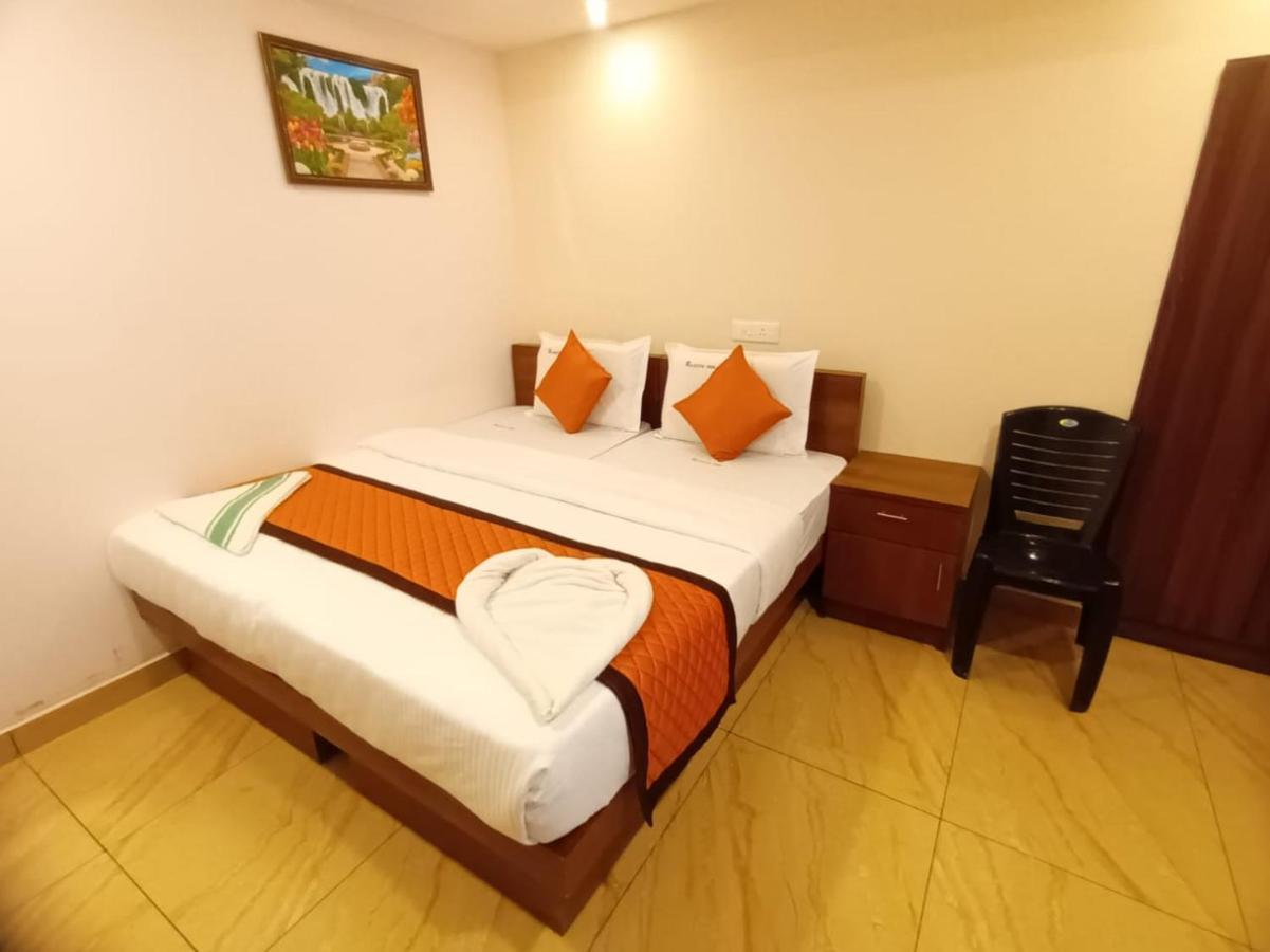 Majestic Inn Thiruvananthapuram Екстериор снимка