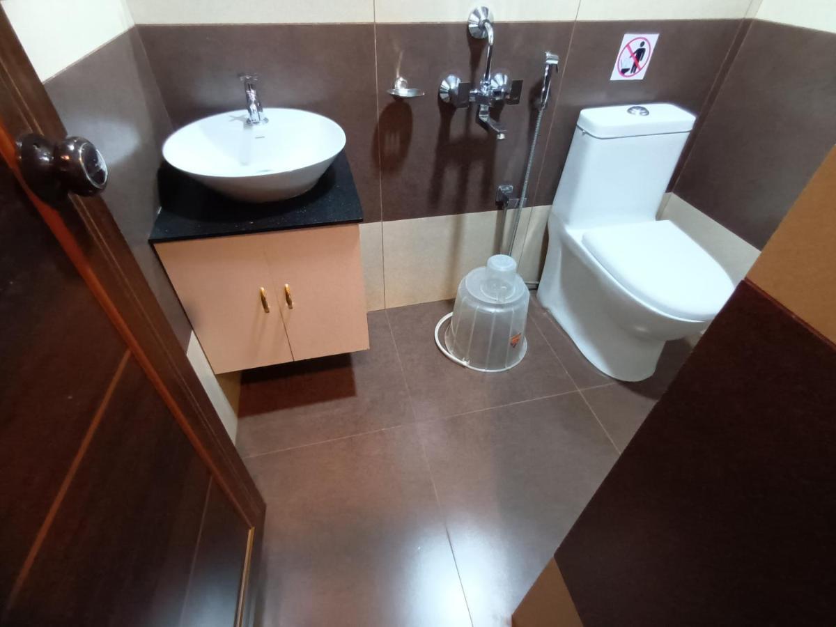 Majestic Inn Thiruvananthapuram Екстериор снимка